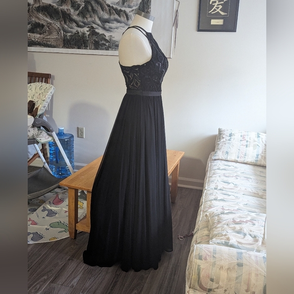 Classic Black Prom dress - Picture 2 of 8